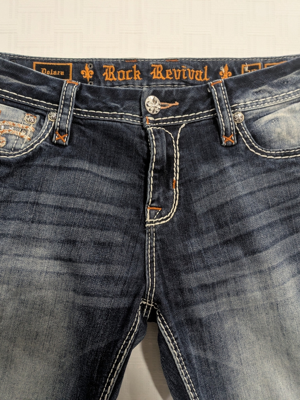 Rock Revival Delara Size 29 Curvy Crop Jeans Rhinestone Bling Y2K Thick Stitch